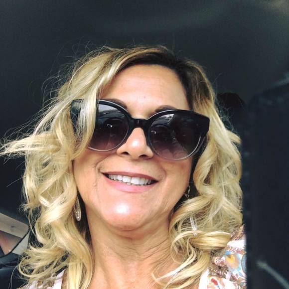 Meet your Posher, Claudia - Picture 1 of 1